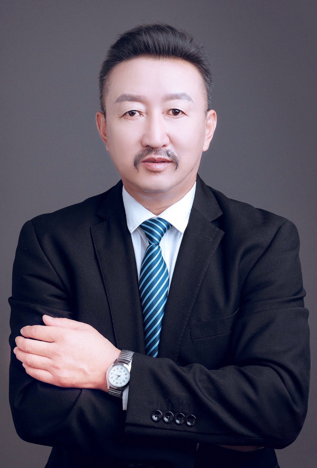 欒剛:中國(guó)內(nèi)地男演員，導(dǎo)演，制片人